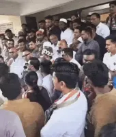 સુરત-રાજકોટ કોંગ્રેસના 65 ઉમેદવારોને લઇ જવાયા અજ્ઞાતવાસમાં, બુધવારે સાંજે પાછા લવાશે