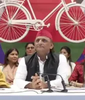 BJP જાહેરાત કરે તે પહેલા સમાજવાદી પાર્ટીનો મોટો દાવ, દર વર્ષે મહિલાઓને ₹40,000 આપશે, ડિમ્પલ યાદવની જાહેરાત