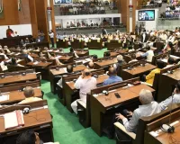 ચૂંટાયેલા પ્રતિનિધિઓને સન્માન આપવા માટે અધિકારીઓને સુચના કેમ આપવી પડે?