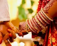 5 બાળકોની ગર્ભવતી મા પતિને છોડી પ્રેમી પાસે ભાગી ગઈ, પતિએ આજીજી કરી પણ...