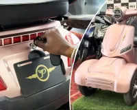 કાર જેવું સ્કૂટર... 4 પૈડાથી બેલેન્સની ઝંઝટ ખતમ, સોફા જેવી આરામદાયક સીટ! કિંમત એક્ટિવા કરતા ઓછી