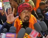 બજરંગ દળના નેતાને UP પોલીસે આખી રાત પોલીસ સ્ટેશનમાં ધાબળો ઓઢાડી ખૂબ માર્યા; મંત્રી અને ધારાસભ્યએ વિરોધ પ્રદર્શન કર્યું