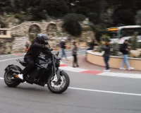 600 કિમી સુધી રેન્જ આપનારી દુનિયાની પહેલી ઇલેક્ટ્રિક બાઇક, ખાસ છે તેની બેટરી, 20 મિનિટમાં ચાર્જ થશે