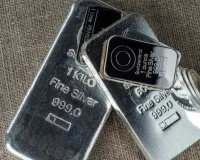 ચાંદીમાં રેકોર્ડબ્રેક તેજી: ભારતીય બજારમાં ભાવ ₹3 લાખને પાર, માત્ર 30 દિવસમાં ₹1 લાખનો ઉછાળો