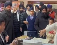 સ્કૂલમાં સજા કરવાના બહાને વિદ્યાર્થિનીઓની છેડછાડ કરતો આચાર્ય, લોકોએ ધોઈ નાખ્યો