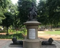 જરાક તો શરમ કરો... અમદાવાદમાં પ્રદૂષણ ન પકડાય એટલે AQI મશીનની આસપાસ પાણી છાંટવામાં આવી રહ્યું છે