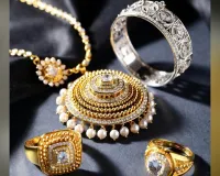 એક ઝટકામાં ચાંદીમાં 26,000 અને સોનામાં 4,500નો ઘટાડો, જાણો શું છે કારણ?