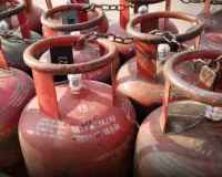 શું LPG સિલિન્ડર હવે 35 દિવસે બૂક થશે? સરકારે આપ્યો જવાબ