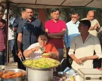 ઉમા ભારતી રસ્તા પર વેચવા લાગ્યા પૌંઆ-જલેબી, શું છે પૂર્વ મુખ્યમંત્રીની મજબૂરી