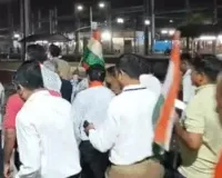 બંગાળમાં મમતા દીદીને હરાવવા માટે ભાજપે સુરતથી વોટર્સ સ્પેશિયલ ટ્રેન દોડાવી, ખર્ચ પાર્ટી ઉઠાવશે