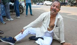 લાલૂએ ટિકિટ નહોતી આપી તો કપડા ફાડીને નેતાએ શ્રાપ આપેલો RJDને 25 સીટ જ આવશે અને એ સાચું પડ્યું