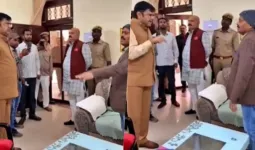 ધારાસભ્યએ સરકારી એન્જિનિયરને કહ્યું, 'હું તને ચપ્પલથી માર મારીશ, તારા કપડા ઉતારીને ફેરવીશ...'