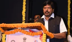  કેન્દ્રીયમંત્રી રામદાસ અઠાવલેએ પોતાના જ સાથીદાર BJP અને શિવસેનાને વિશ્વાસઘાતી શા માટે કહી?