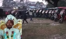 દેવરિયામાં અનોખી જાન: 100 જાનૈયા 30 ઈ-રિક્ષામાં બેસીને પહોંચ્યા જાનમાં