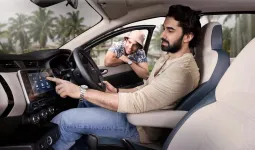 બોલ્ડ લુક... AI સ્માર્ટ ફીચર્સ સાથે ભારતની સૌથી સસ્તી 7-સીટર કાર લોન્ચ