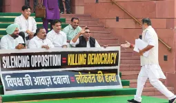 અચાનક એવું શું થયું કે સંસદમાં કાગળ ફેકનારા 7 સાંસદોનું સસ્પેન્શન સ્પીકરે રદ્દ કરી દીધું