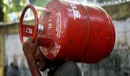 LPGના કાળાબજારને રોકવા માટે બુકિંગ નિયમોમાં ફેરફાર! જાણો હવે કેટલા દિવસમાં મળશે બીજો સિલિન્ડર