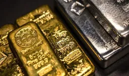 ચાંદીમાં અચાનક ખુબ મોટો ભાવ ઘટાડો...સોનું પણ ઘણું નીચે ગયું! શું આ કંઈક મોટું થવાનો સંકેત તો નથી ને?