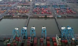 યુદ્ધની અસર: દુબઈમાં ફળ અને શાકભાજીના 1000 કન્ટેનર સડી રહ્યા છે! ભારતને ભારે નુકસાન