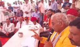 ‘દારૂની બોટલના બદલામાં 80 લાખનું વિકાસ કાર્ય...’, મંત્રીજીએ રાખી દીધી એવી શરત કે ગ્રામજનો વિચારમાં પડી ગયા!