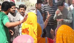 'આ પાણી પીને બતાવો!' ગંદા પાણીથી નારાજ રહેવાસીઓએ BJP MLAને પાણીનો ગ્લાસ પકડાવી દીધો