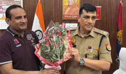 'સાંભળ, તનુ, રડ નહીં બેટા, હું આવતો રહીશ..' SP સાહેબનું ટ્રાન્સફર થયું તો અન્ય પોલીસકર્મીઓ રડી પડ્યા