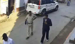 ઝવેરીને ત્યાં 'સ્પેશિયલ 26' સ્ટાઈલમાં લૂંટ, સૂટ-બૂટ-પોલીસ યુનિફોર્મમાં પહોંચ્યા આરોપીઓ