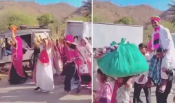 ખભા પર વર, માથા પર કરિયાવર... કાર કે બસ વિના નીકળી જાન, અનોખા લગ્ન થયા વાયરલ