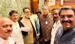 ‘કોઈ મને મહિલા વિરોધી નહીં કહી શકે’, શશિ થરૂરે કિરેન રિજિજૂ સાથેની તસવીર શેર કરી