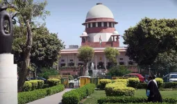 છૂટાછેડા માટે પતિ કોર્ટ ગયો તો ન્યાયાધીશે કહ્યું- 'બસ શાંતિથી બેસી રહો, 15000 રૂપિયા ચુકવતા રહો, અને ખુશ રહો.'