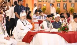 શા માટે ગૃહમંત્રીએ બસ્તરમાં જ 4 રાજ્યોના CM સાથે બેઠક કરી; 'નક્સલવાદના ભયમાંથી બહાર નીકળીને વિકાસના માર્ગ પર...' નો સંદેશ!