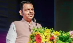 CM ફડણવીસને મધરાતે આવ્યો ફોન, આદિત્ય ઠાકરેએ શિંદે જૂથની BMC યોજનાને કેવી રીતે નિષ્ફળ બનાવી!