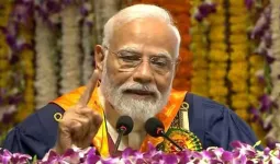 PM મોદીએ IIT દિલ્હીના વિદ્યાર્થીઓને કેમ કહ્યું, 'હું બાબા બાગેશ્વર તો નથી પણ...'