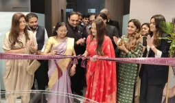 સુરતમાં લાઇમલાઇટ લેબ ગ્રોન ડાયમંડના ફેક્ટરી આઉટલેટના શુભારંભ સાથે પાવરમાર્ક ડાયમંડ બ્રોચ કલેક્શન રજૂ કર્યું