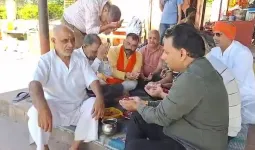 વીડિયો કોલ પર પિતાના અંતિમ સંસ્કાર કરાવનારી 3 દીકરીમાંથી કોઈ અસ્થિ વિસર્જનમાં પણ ન દેખાયું