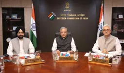 વિવાદ બાદ ચૂંટણી પંચની તાબડતોડ બેઠક, અનેક નિર્ણયો, દિલ્હી-બંગાળમાં ચૂંટણી થઈ ગયા પછી કહે છે નામ જોડાવી શકશો