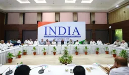 INDIA ગઠબંધન જ્ઞાનેશ કુમાર સાથે લડી લેવાના મૂડમાં, 2 ઓક્ટોબરથી શરૂ થશે હલ્લાબોલ, બેઠકમાં લેવાયા અનેક નિર્ણયો