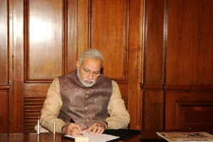 PM મોદીએ સાંસદોની લીધી ક્લાસ; કહ્યું, કરેલી કામગીરીને પ્રજા સમક્ષ મુકો