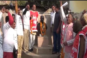 કરમસદથી ગાંધી આશ્રમ સુધીની ખેડૂતોની 3 દિવસીય પદયાત્રા શરૂ