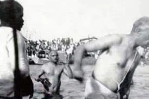 શું ખરેખર જવાહરલાલ નહેરુએ કુંભમાં લગાવી હતી ડૂબકી? જાણો આ ફોટા પાછળની હકીકત?