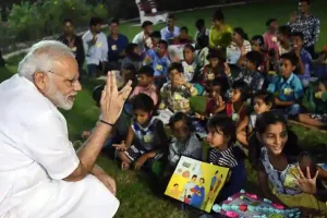 વડાપ્રધાન મિડ-ડે મીલ યોજના હેઠળ આજે 300 કરોડમી થાળી પીરસશે