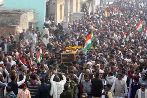 શહીદ બલજીત સિંહના અંતિમ સંસ્કારમાં ઉમટી ભીડ, 3 વર્ષના પુત્રએ આપી મુખાગ્નિ