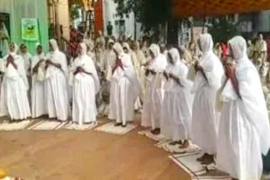 સુરતમાં 8 યુવતીઓએ દિક્ષા ગ્રહણ કરી અપનાવ્યો સંયમનો માર્ગ