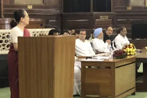 સોનિયા ગાંધી સંસદીય દળના નેતા ચૂંટાયા, રાહુલ હાર બાદ પહેલીવાર ગર્જ્યા