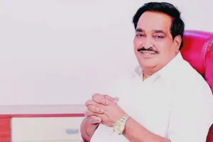 ‘સોનાની થાળીમાં લોખંડનો ખીલો’ સુરતનો બદલો પાટીલે ગાંધીનગરમાં લઈ લીધો