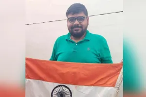 રેલવે સ્ટેશન પર ભારતીય વિદ્યાર્થીઓ પાસે 100-100 ડોલર પડાવાતા હતા