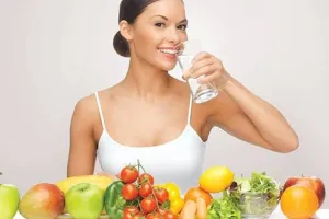 શું ફ્રૂટ ખાધા બાદ પાણી પીવું જોઈએ, જાણો આયુર્વેદનું શું કહેવું છે