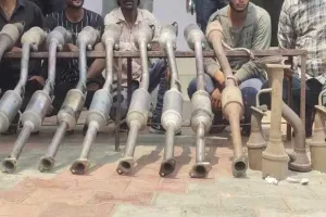 સાયલેન્સર ચોરી કરી તેમાંથી આ વસ્તુ કાઢી લેતા અને વેચી દેતા, 4 પકડાયા