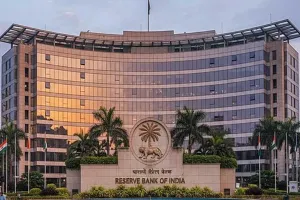 રોકડ સંકટને પહોંચી વળવા RBI 2 લાખ કરોડ રૂપિયા સિસ્ટમમાં નાખીને બજારને રાહત આપવાની તૈયારીમાં