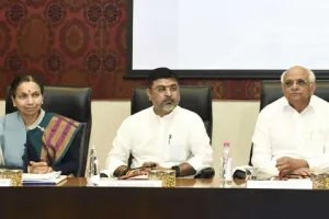 દાદાની કલેક્ટરોને સ્પષ્ટ વાત AC ચેમ્બર છોડી ફિલ્ડમાં જાઓ